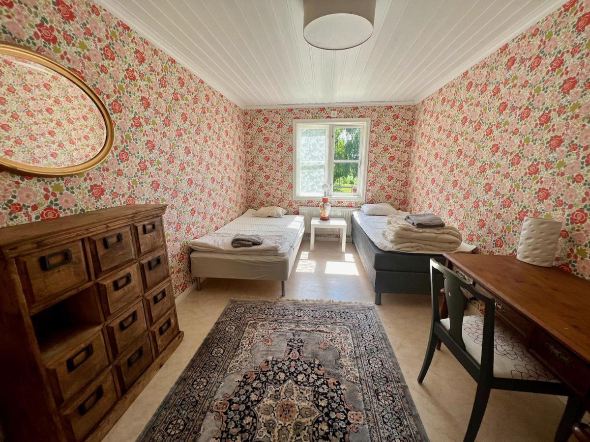 Idylliskt Hus Med Sjoeutsikt. Villa Östhammar Eksteriør bilde