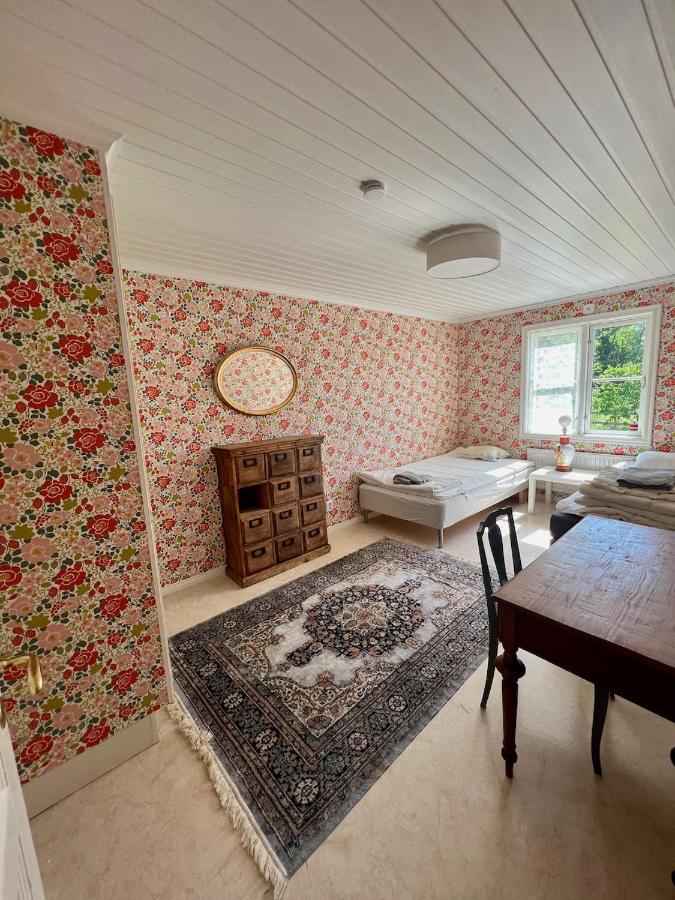 Idylliskt Hus Med Sjoeutsikt. Villa Östhammar Eksteriør bilde